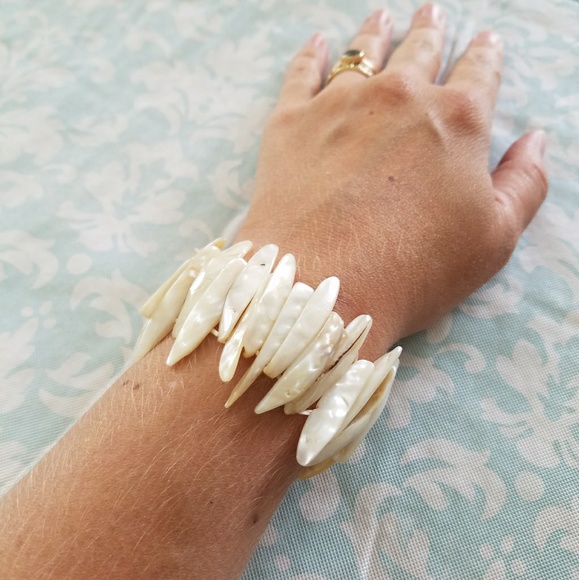 Shell bracelet - Picture 2 of 2